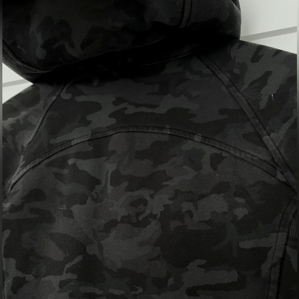 Lululemon Scuba Full Zip Camo Hoodie - Picture 13 of 13